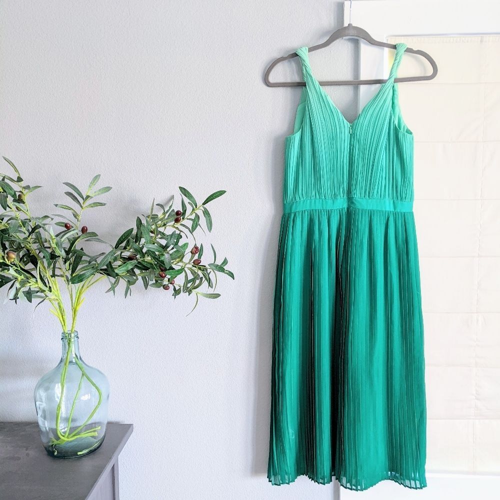 Ombre Green Banana Republic Knife Pleat Dress Tea length midi 6 Occasion Classic - Picture 3 of 8